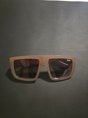 Quay Australia Rectangular Beige Frame with Dark Lenses